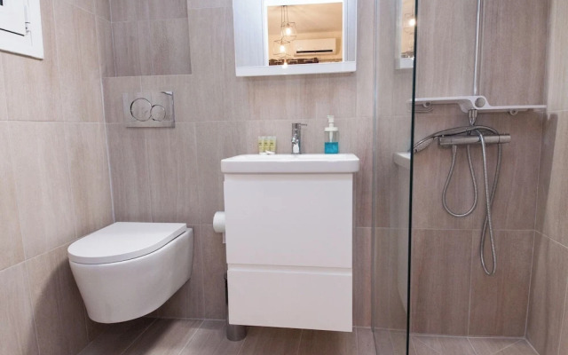 Urban Chic 2BR Experience in Galatsi