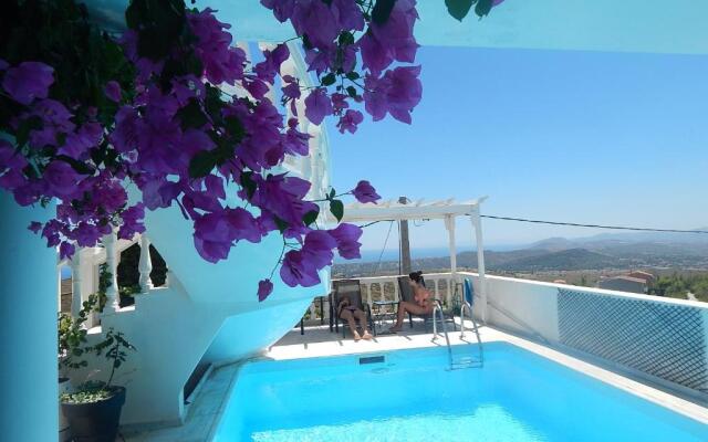 Peggy's Villa-House with private pool 25' from Athens Intl Airport