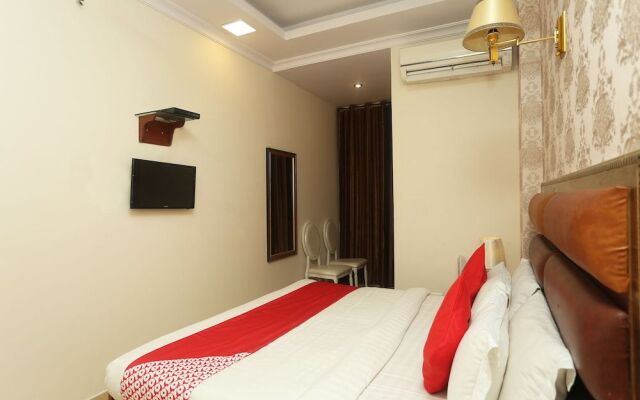 OYO 13355 Grest Hotel