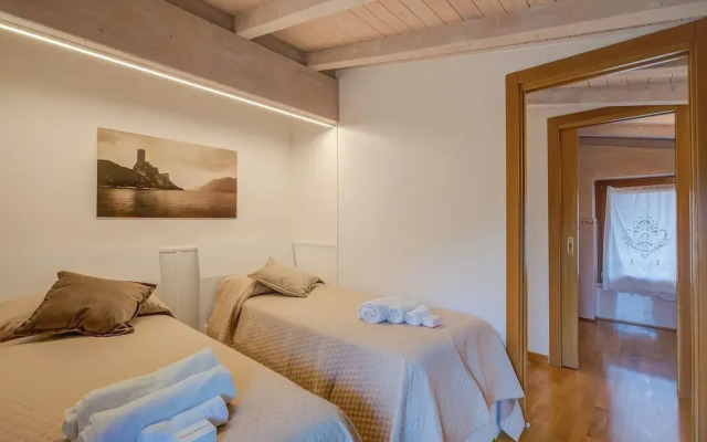 Villa Iris-lakeview & Shared Pool