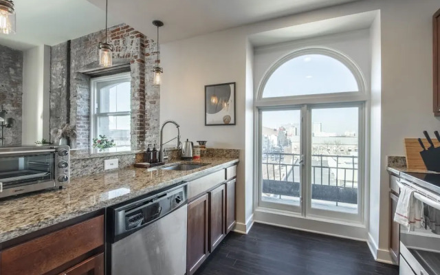 Divine Lorraine Apartment Hotel