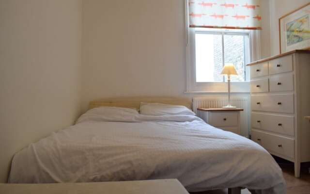 Victorian Flat In Homerton