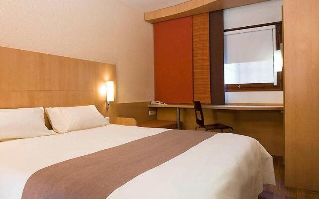 ibis Arles