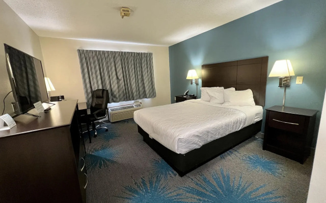 Reston Inn & Suites