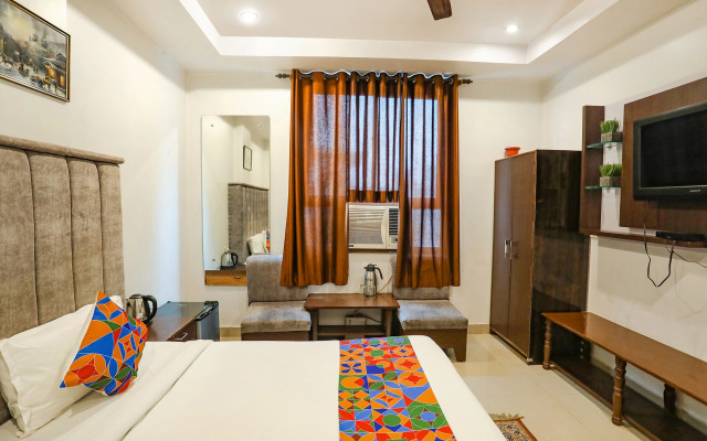 Fabhotel Dps International