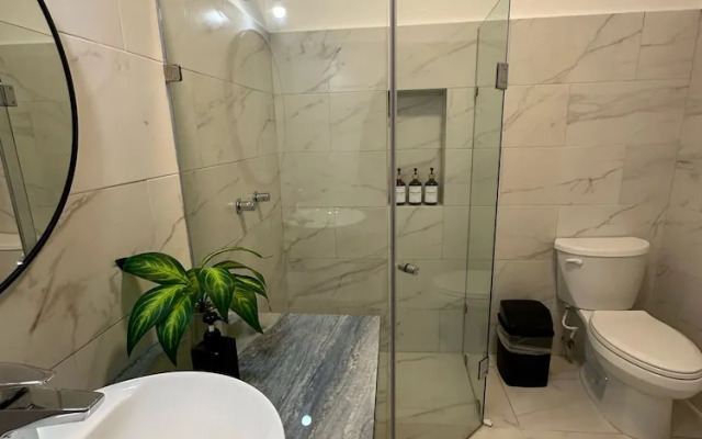 Plaza Nardos Hotel & Suites