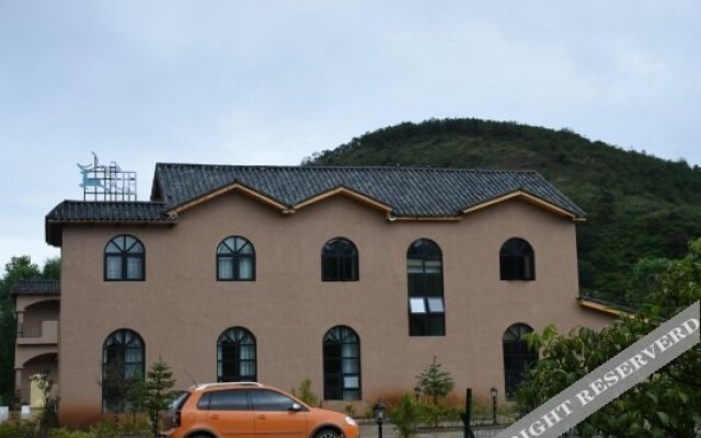 Lugu Lake Xiyue Wetland Landscape Hotel