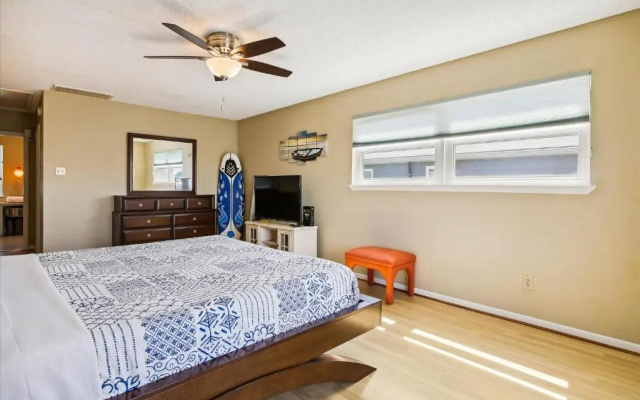 Canal Breeze by Ryson Vacation Rentals