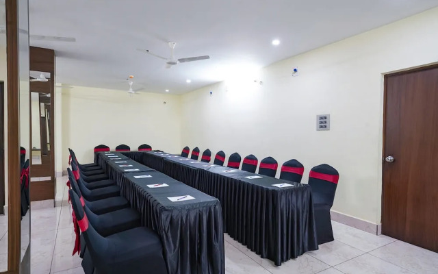 Fabhotel Gvr Grand