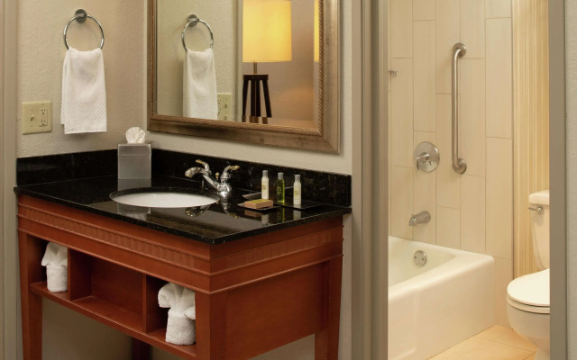 DoubleTree Suites by Hilton Seattle Airport - Southcenter