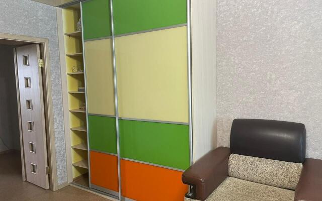 Квартиры посуточно в Нижнекамске на пр-те Вахитова, д. 23