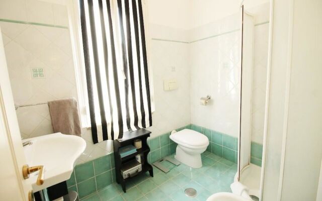 Groovy and Super-connected Apartment