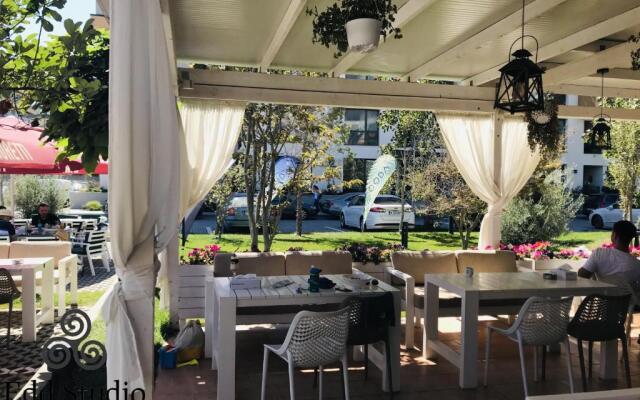 Edd Studio Onix Blue Mamaia Nord