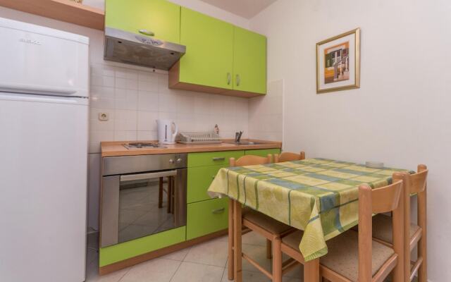 Beautiful Apartment in Pakostane With Wifi and 1 Bedrooms