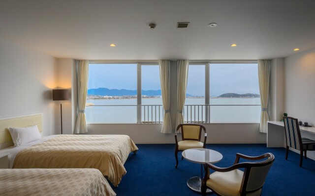 Lakeside Hot Spring Hotel Kunibiki