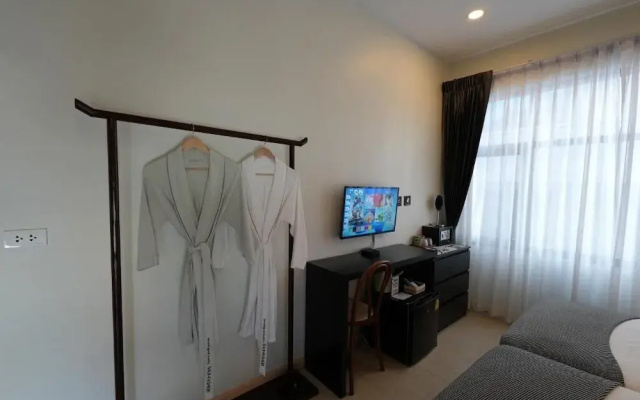 Yolo Bangkok Boutique Hotel