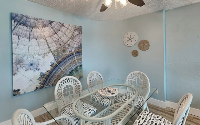 Sugar Beach #C27 - Going Panama