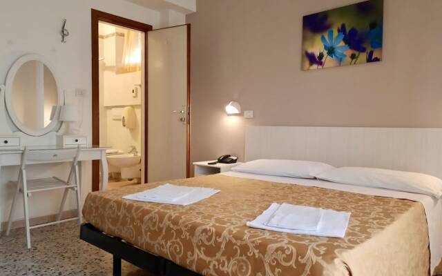 Hotel Modenese