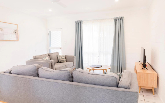Palm View Holiday Apartments