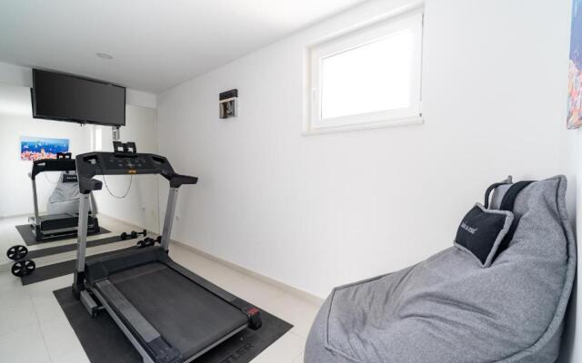 Luxury Villa Lucas with heated pool, whirlpool, sauna, 14 pax