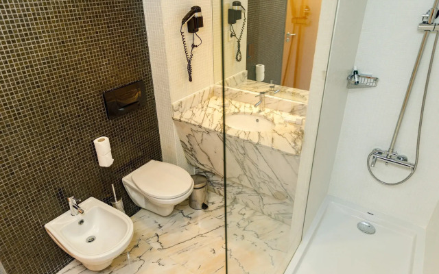 Marina Club Suite Hotel