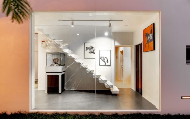 Luxury Hillside Villa with Sea Views