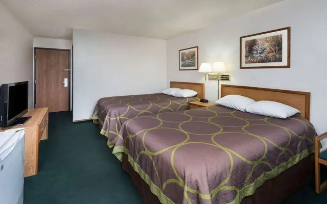 Capital O Amerihost Inn and Suites Kingdom City Hwy 54 MO