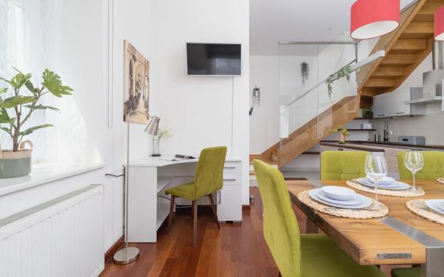 Krakow Two-storey Apartment by Renters