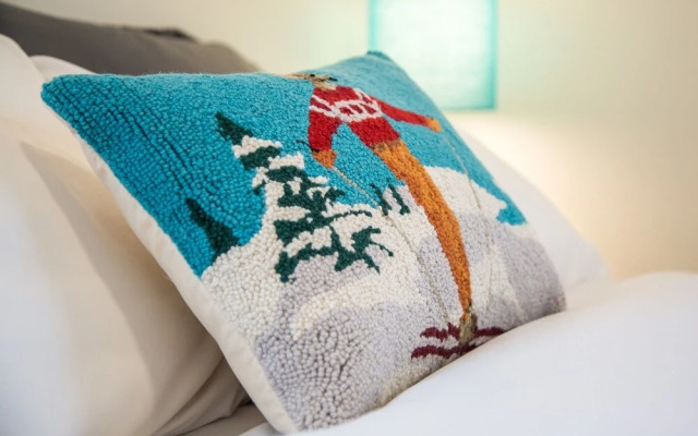 Kasper’s Den by Revelstoke Vacations