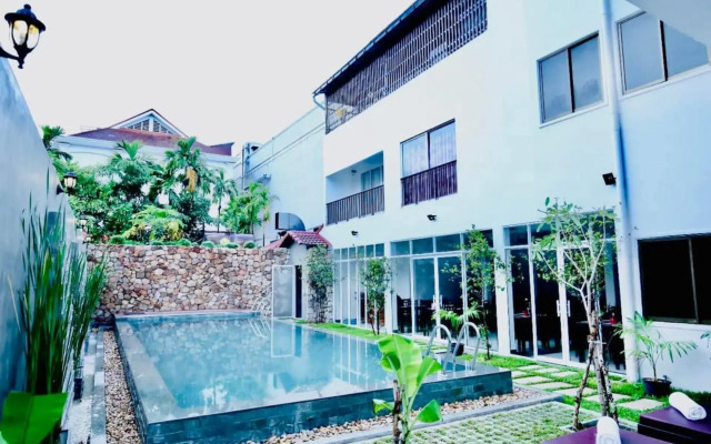 Holy Angkor Hotel