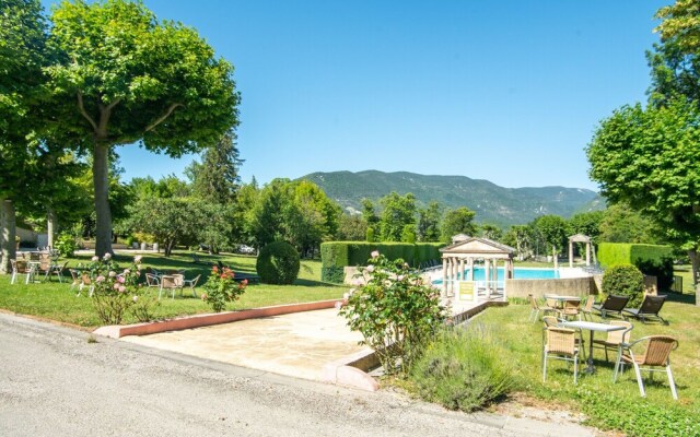 Cozy Apartment in Drome with Pool