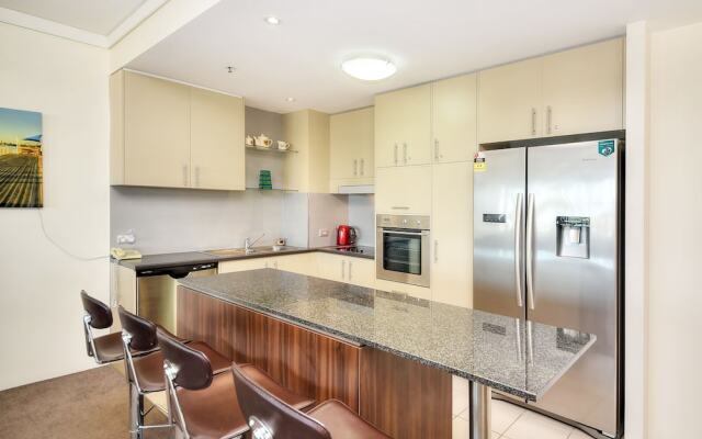Beachfront Resort 2 Bedroom High Floor