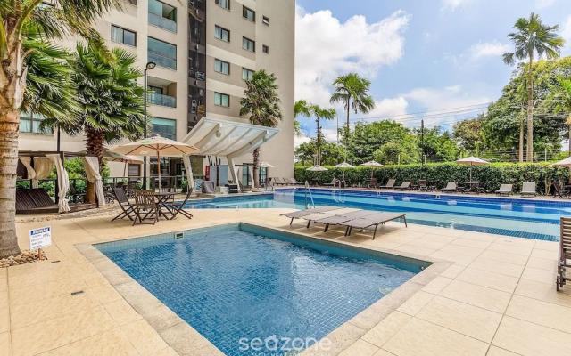 Modern apt With Pool Near the Beach Avr0203