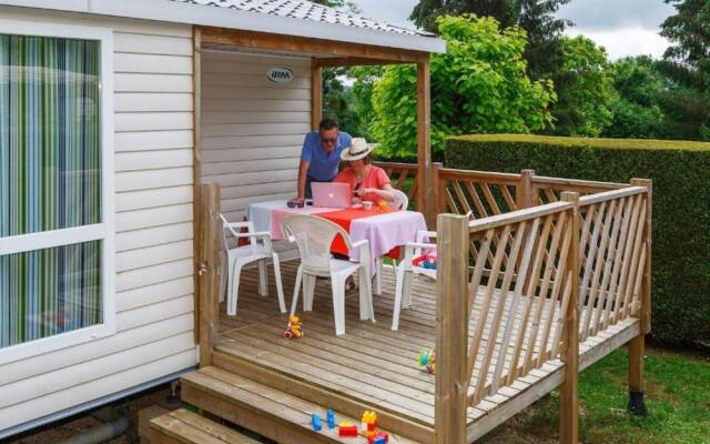 Camping LE VILLAGE PARISIEN****