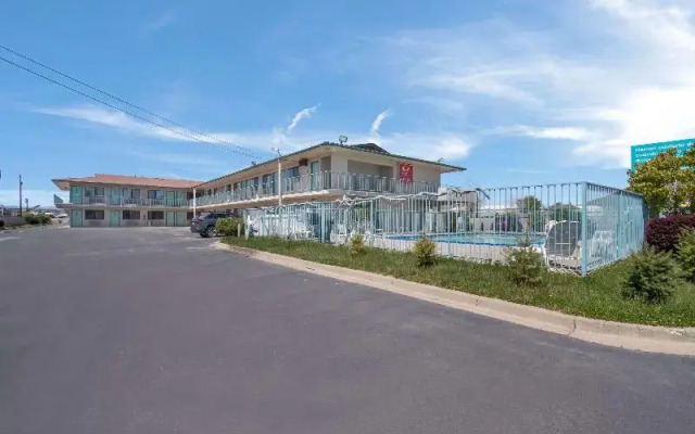 Econo Lodge