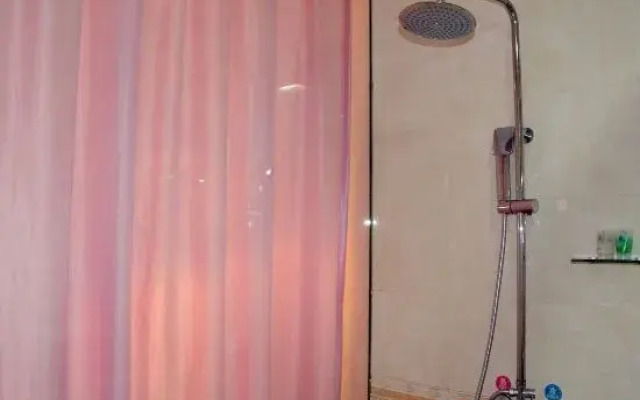 Tiandi Renhe Hotel (Shenzhen Longgang Center Shengping Branch)