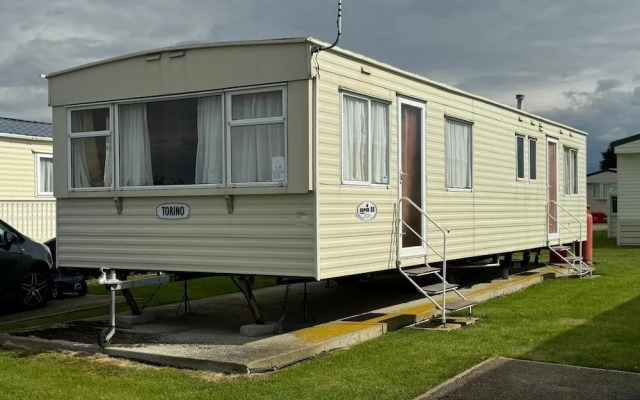 Seaside Charm Carvan in Leys Down on sea