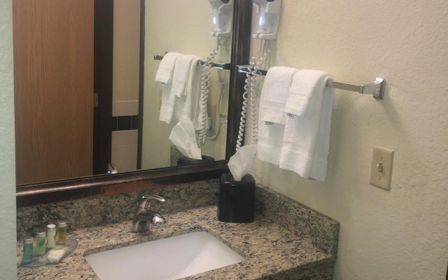 Cobblestone Hotel & Suites – Wisconsin Rapids