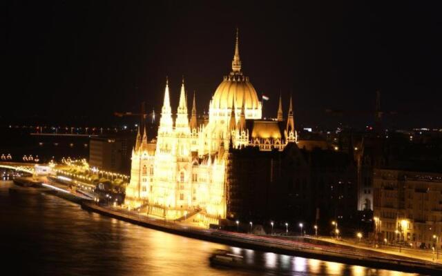 Szőcs Apartment I. (80sqm, fully equipped+balcony)