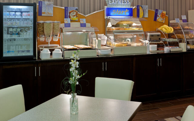 Holiday Inn Express Hotel & Suites Dover by IHG