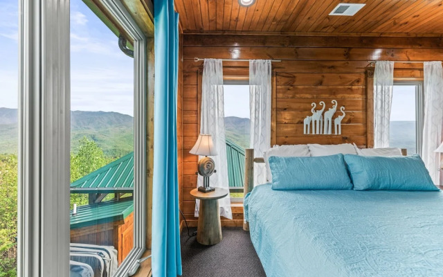 Breathtaking Views 10 Bedroom Cabin by Heavenly Views Resort