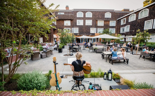 The Stanford Park Hotel