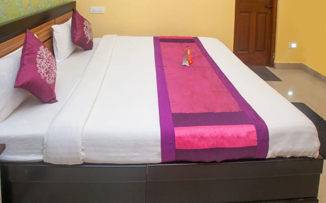 OYO 10673 Time Palace Residency