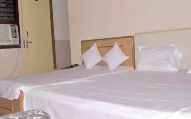 Goroomgo Viren Plaza Agra