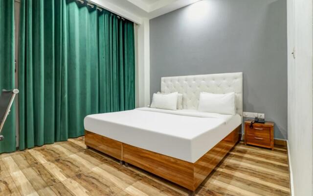 OYO Townhouse 513 Hotel Skylight Near Medanta Hospital