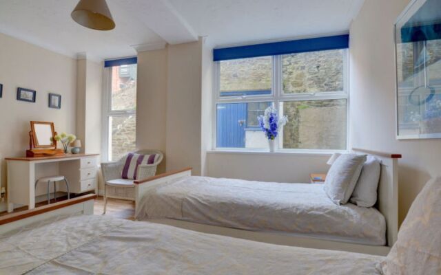1 Devon Beach Court