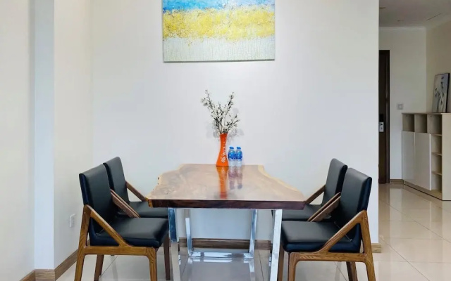 Hoa's Apartment in Vinhomes Central Park