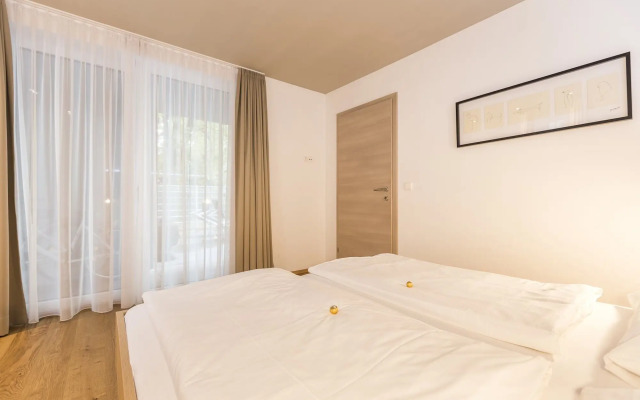 Room 4 & 5 Apartments