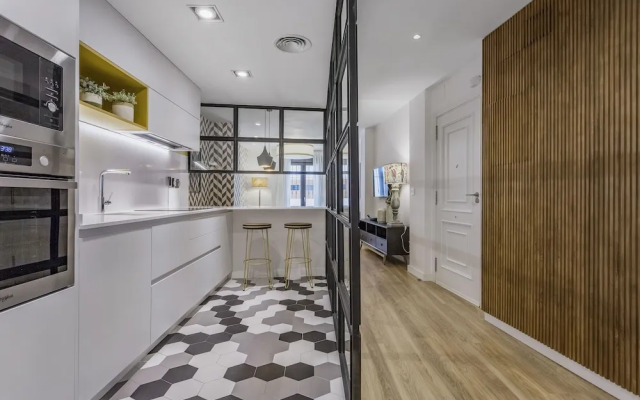 ELEVEN Apartments Real de la Carretería, by Homing U