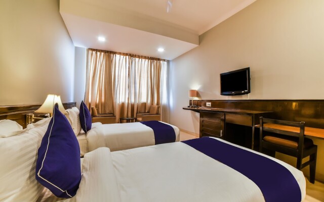 OYO Flagship 27068 The Sapphire Comfort Hotel